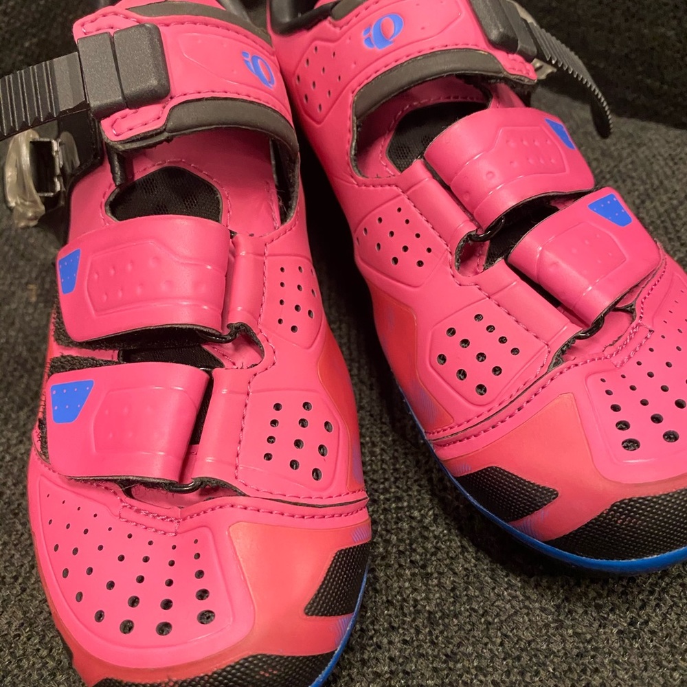 Pearl Izumi bike shoes SIZE 6.5/38